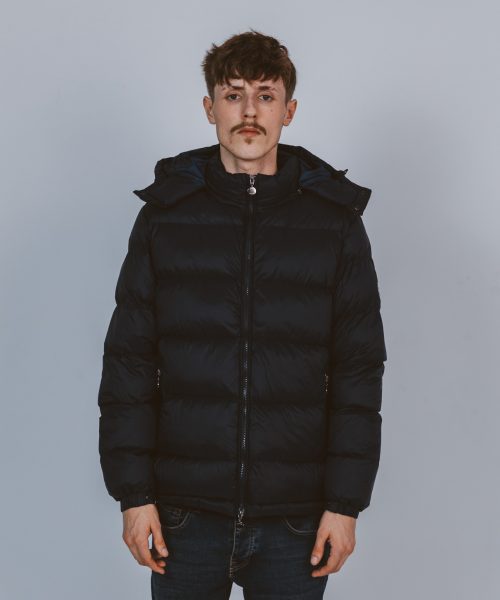 Chaqueta azul acolchada